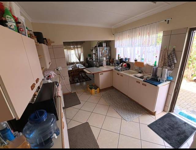 3 BEDROOM HOUSE FOR SALE IN GEORGE EAST